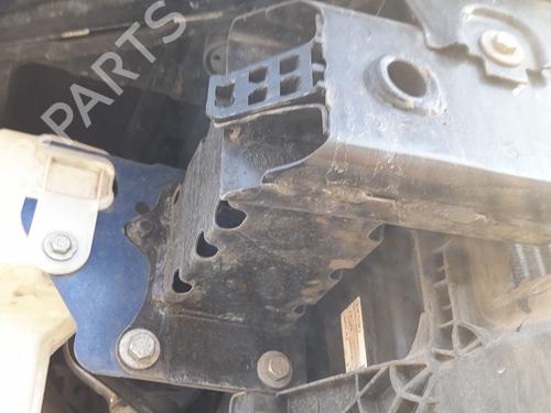 Used Front bumper reinforcement Front bumper reinforcement 37218233 37218233
