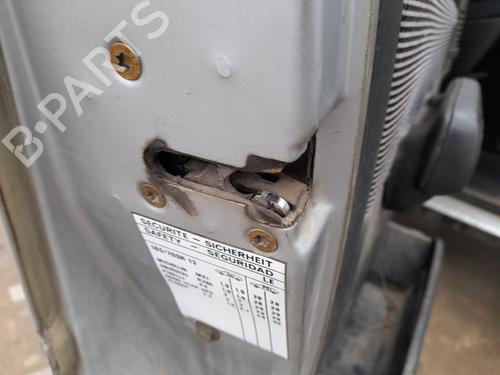 Venstre fortil lås PEUGEOT 205 I (741A/C) 1.7 Diesel (60 hp) 31716876