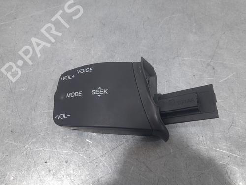 Comandos do volante FORD FOCUS II (DA_, HCP, DP) 1.8 TDCi (115 hp) 32504782