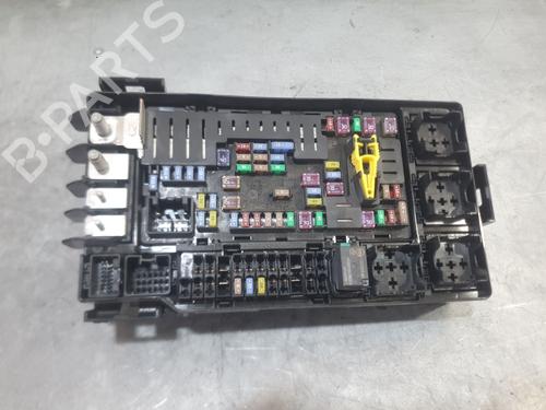 Used Fuse box Fuse box 38469233 38469233