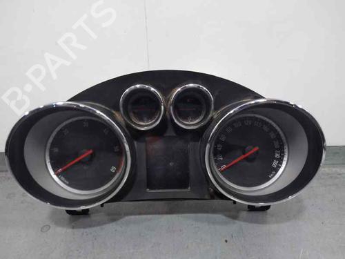 Used Instrument cluster OPEL ZAFIRA TOURER C (P12) [2011-2025]  15558248