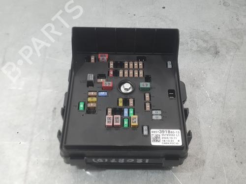 Used Fuse box Fuse box 39168717 39168717