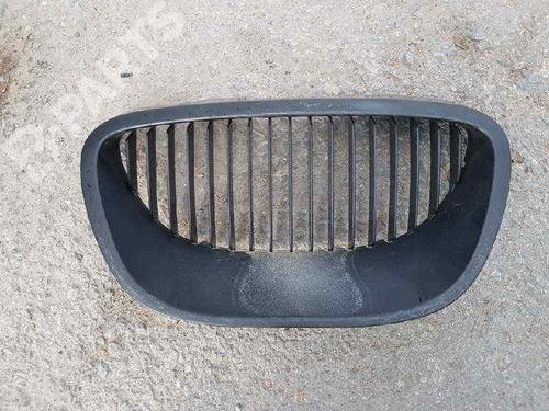 Used Front grille Front grille SEAT ALTEA XL (5P5, 5P8) 2.0 TDI (140 hp) 7024659 7024659