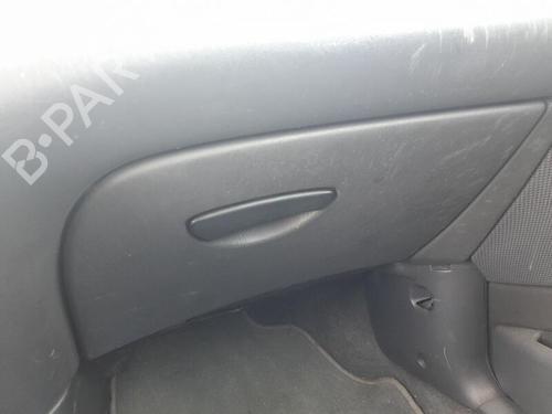 Boîte à gants FORD FOCUS I (DAW, DBW) 1.6 16V (100 hp) 29527745