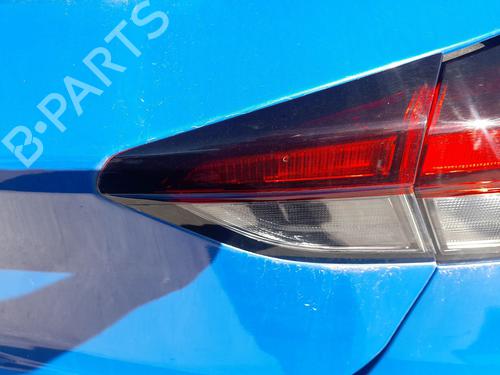 Used Right tailgate light OPEL CORSA F (P2JO) 1.2 (68) (101 hp) 31622518