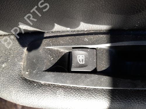 Used Right rear window switch RENAULT MEGANE IV Hatchback (B9A/M/N_) 1.2 TCe 130 (B9MR) (130 hp) 28818155