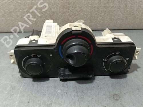 climate-control-renault-megane-ii-saloon-lm01_-69420001-2003-10652455 main image