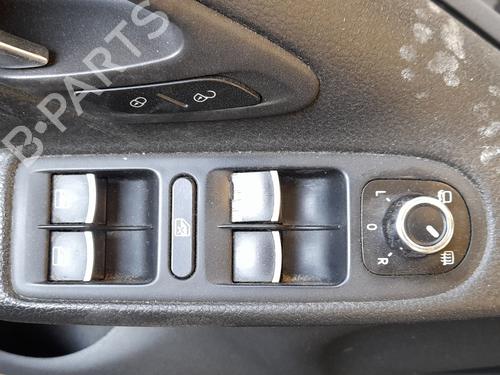 Używane Przełącznik szyby przedniej lewej Przełącznik szyby przedniej lewej VW GOLF VI (5K1) 1.4 TSI (160 hp) 37274390 37274390