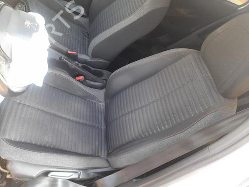 Siège avant gauche PEUGEOT 2008 II (UD_, US_, UY_, UJ_, UR_, UC_) 1.5 BlueHDI 100 (102 hp) 30006949