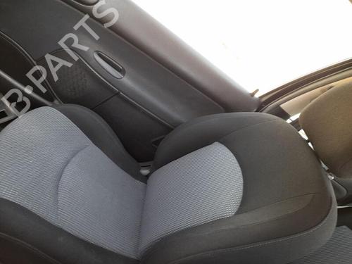 Used Right front seat PEUGEOT 206 Hatchback (2A/C) 1.4 HDi eco 70 (68 hp) 27701558