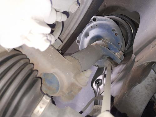 right-front-shock-absorber-vw-golf-sportsvan-vii-am1-an1-2014-2015-2016-2017-2018-2019-2020-37217352 main image