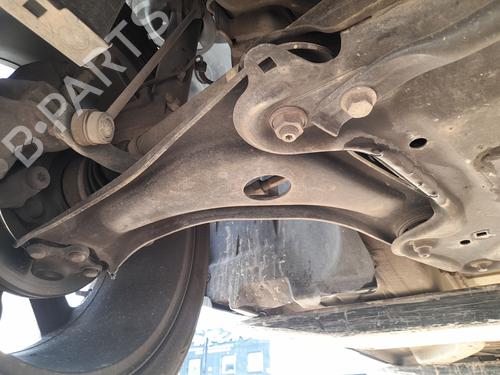 Used Right front suspension arm CITROËN C3 III (SX) 1.2 VTi 82 (82 hp) 30935157