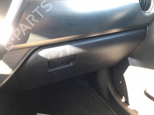 Handskerum TOYOTA AURIS (_E18_) 1.4 D-4D (NDE180_, NDE180R) (90 hp) 30710575