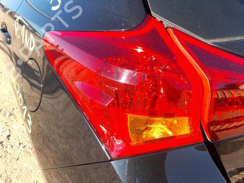 Venstre baglygte TOYOTA AURIS (_E18_) 1.4 D-4D (NDE180_, NDE180R) (90 hp) 30710599