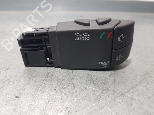 Used Switch RENAULT CLIO IV (BH_) [2012-2021]  11652262