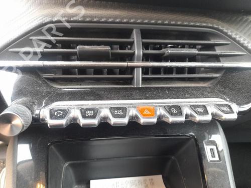 Used Switch PEUGEOT 2008 II (UD_, US_, UY_, UJ_, UR_, UC_) 1.5 BlueHDI 100 (102 hp) 29752622