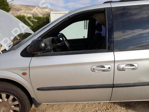 Used Left front door CHRYSLER VOYAGER IV (RG, RS) 2.4 (151 hp) 29401045