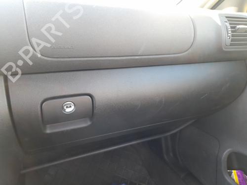 Hanskerom AUDI A3 (8L1) 1.6 (102 hp) 31340355