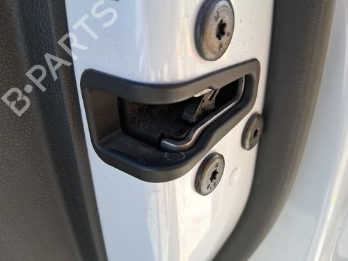 front-right-lock-renault-megane-e-tech-suv-2021-33958373 main image