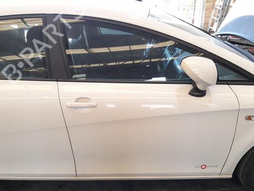 Used Right front door Right front door 37217855 37217855
