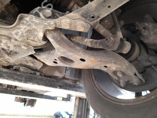 Querlenker links vorne für TOYOTA AURIS (_E18_) 1.4 D-4D (NDE180_, NDE180R) (90 hp) 30154031