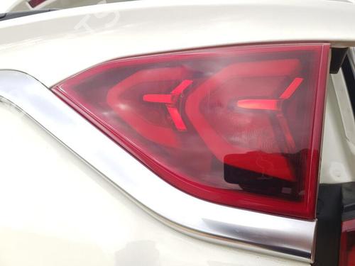 Lampa tylna klapy bagażnika prawa SSANGYONG KORANDO (C300) 1.5 8360437001
