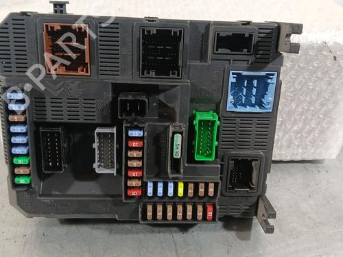 Used Fuse box Fuse box 38019291 38019291