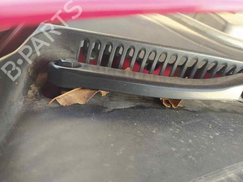 Used Front wiper motor VW GOLF V (1K1) [2003-2010]  22182560
