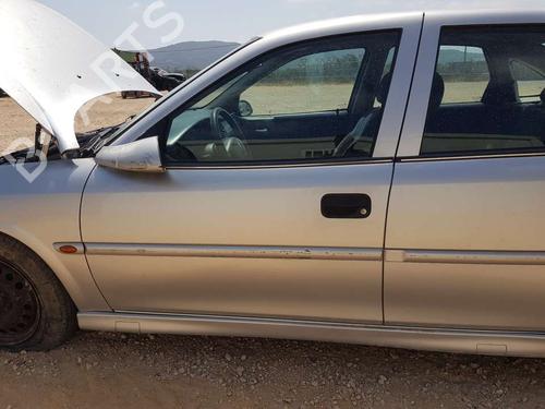 Used Left front door OPEL VECTRA B (J96) [1995-2004]  19407413