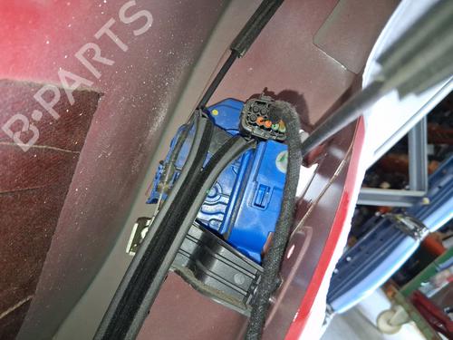front-right-lock-fiat-500l-351_-352_-2012-26525501 main image