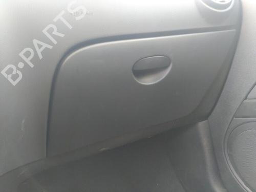 Handskerum SEAT LEON (1P1) 1.2 TSI (105 hp) 24842205