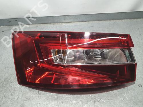 left-taillight-skoda-superb-iii-3v3-20-tdi-3v5945207-3v5945207-exterior-poco-aranado-2015-8295766 main image