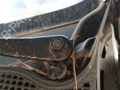 Used Front wiper motor RENAULT CLIO V (B7_) [2019-2025]  21396069