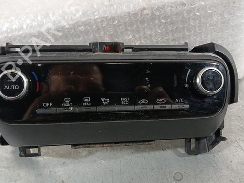 climate-control-toyota-yaris-_p21_-_pa1_-_ph1_-2020-26407291 main image