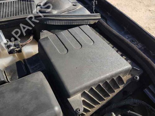 Used Air filter box RENAULT LAGUNA II Grandtour (KG0/1_) [2001-2007]  22972454