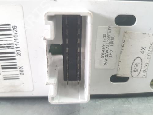 Left front window switch HYUNDAI i40 I (VF) 1.7 CRDI | BP30178973I27 - Image 4