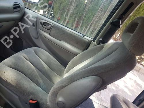 Used Right front seat CHRYSLER VOYAGER / GRAND VOYAGER IV (RG) 2.5 CRD (143 hp) 19159425