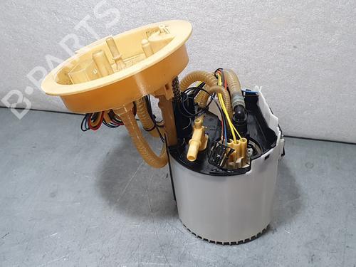 Used Fuel pump VOLVO V60 II (225) D3 (150 hp) 15390329