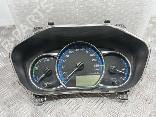 Used Instrument cluster TOYOTA YARIS (_P13_) 1.5 Hybrid (NHP130_, NHP130) (101 hp) 9556297