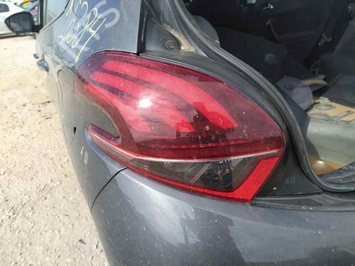 Used Left taillight PEUGEOT 208 I (CA_, CC_) [2012-2020]  23991147