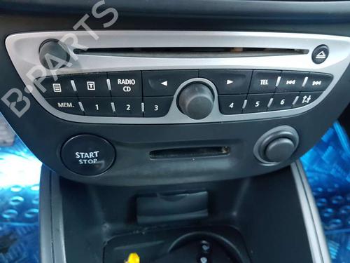 Used Radio RENAULT MEGANE III Hatchback (BZ0/1_, B3_) [2008-2025]  16370175