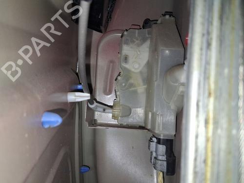 front-right-lock-citroen-c4-cactus-2014-35728344 main image