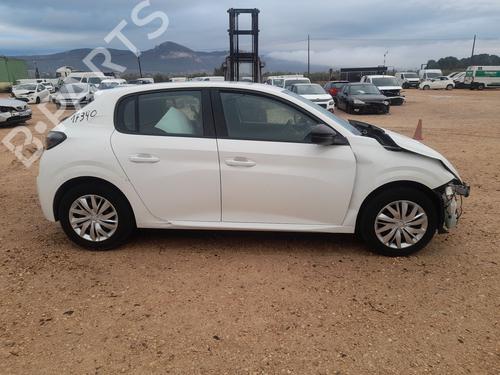 Right front steering knuckle PEUGEOT 208 II (UB_, UP_, UW_, UJ_) 1.2 PureTech 75 | BP31015244M26