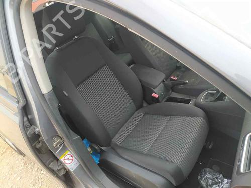 Used Right front seat VW GOLF VI (5K1) 1.6 TDI (105 hp) 22638365