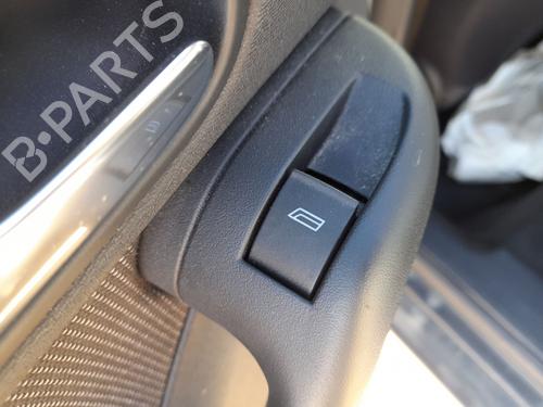 Venstre bagtil elrude kontakt AUDI A3 (8L1) 1.6 (102 hp) 31340361