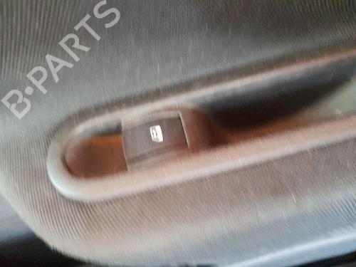 Used Right rear window switch RENAULT MEGANE II Estate (KM0/1_) 1.5 dCi (KM1F) (86 hp) 27591482