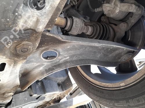 Venstre fortil bærearm Venstre fortil bærearm DACIA SANDERO III 1.0 TCe 90 (91 hp) 35726269 35726269