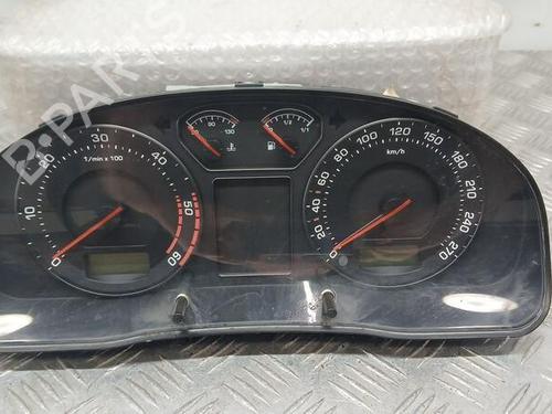 Used Instrument cluster SKODA SUPERB I (3U4) [2001-2008]  19310227