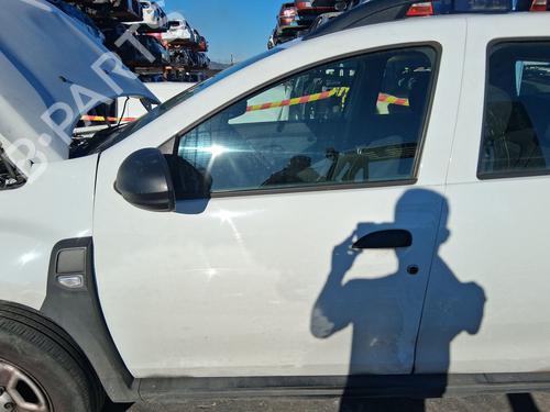 Used Left front door Left front door DACIA DUSTER (HM_) 1.0 TCe 100 (HMMT) (101 hp) 33963340 33963340