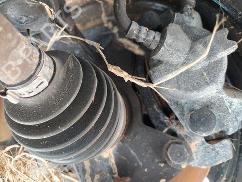 Used Left front steering knuckle RENAULT CLIO V (B7_) 1.5 Blue dCi 85 (B7AG) (86 hp) 26984796